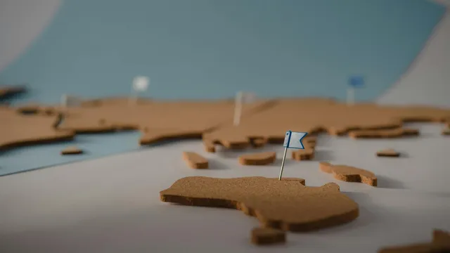 Real-time territories and dynamic books